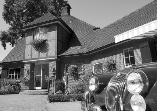 hoofdingang Auberge du Bonheur